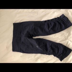Lulu lemon cropped workout pants